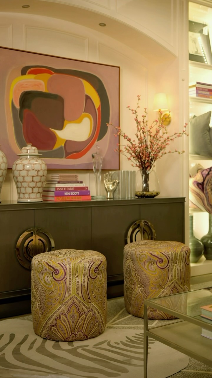 Not sure where to begin? Start with what you love.Whether it’s a piece of artwork, a beautiful fabric, a favorite rug, or even a treasured heirloom, one meaningful piece can become the inspiration for an entire room. Let it guide your color palette, textures, and furnishings, and the design will naturally begin to come together.Sometimes the best place to start is with the piece that already makes you smile. 🤍