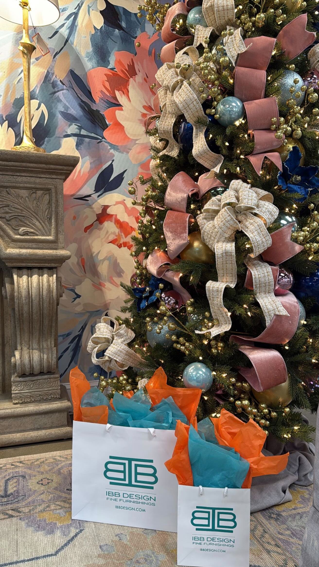 If your Christmas wish is a home that feels fresh, beautiful, and finished… #teamIBB has you covered. ✨From sofas to accessories, our in-stock pieces make it easy to transform any room before the year ends. Check out our stories for a sneak peek at what’s in store now!🎄💫#IBBDesign #teamIBB #DesignDelivered #instantgratification #shophomedecor #homemakeover #Dallasdesign #alliwantforChristmas