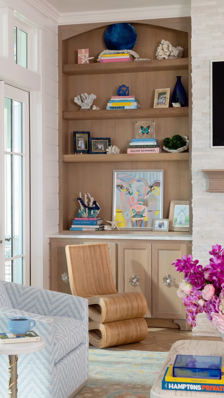 Your bookshelves should tell your story—not just fill a wall. 🤍As Joan shares, look beyond traditional accessories when styling your shelves. Layer in favorite books, treasures collected while traveling, family photographs, artwork, and objects that reflect your interests and experiences.Those meaningful pieces are what give a home personality and make it impossible to replicate.The best styling doesn’t just look beautiful—it gives people a glimpse of who lives there. ✨
